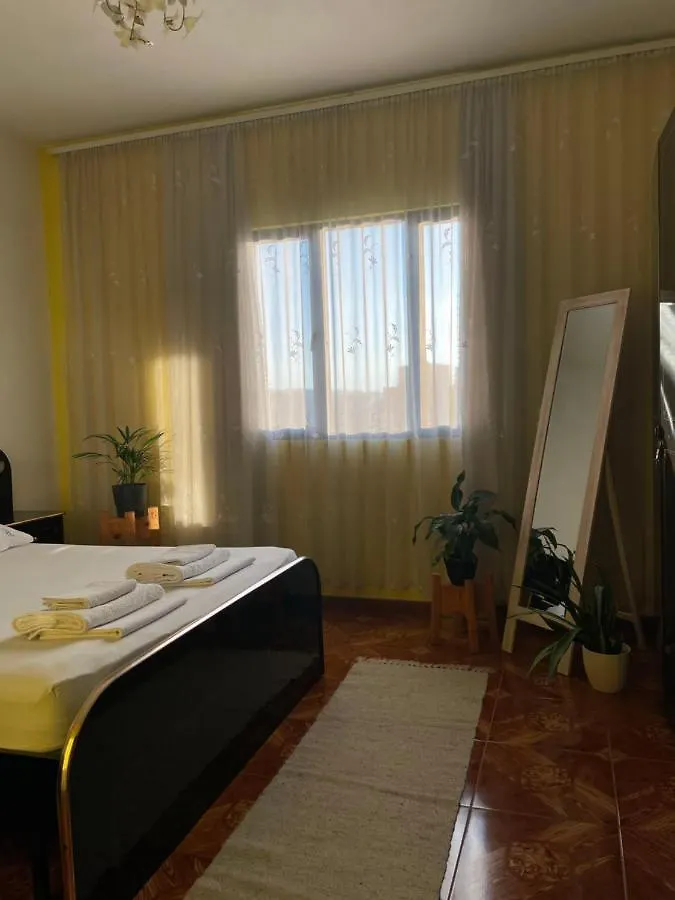 Cozy Big Apartment With Balcony Tirana Albanië