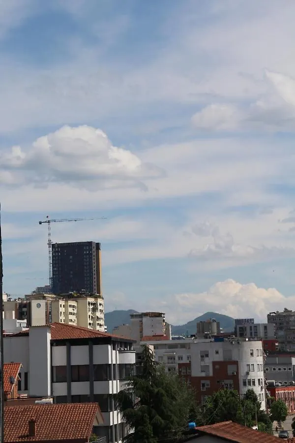 Cozy Big Apartment With Balcony Tirana 0*,