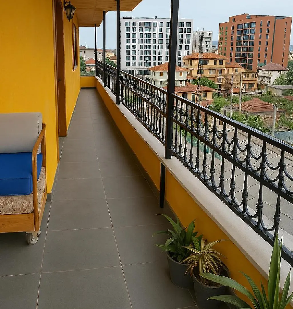 Cozy Big Apartment With Balcony Tirana