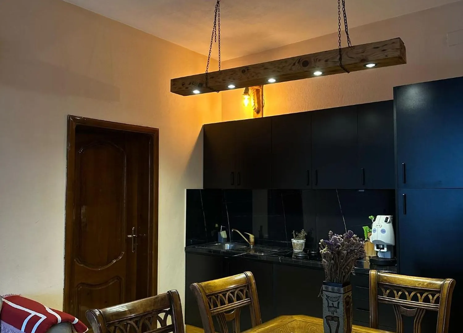 Cozy Big Apartment With Balcony Tirana