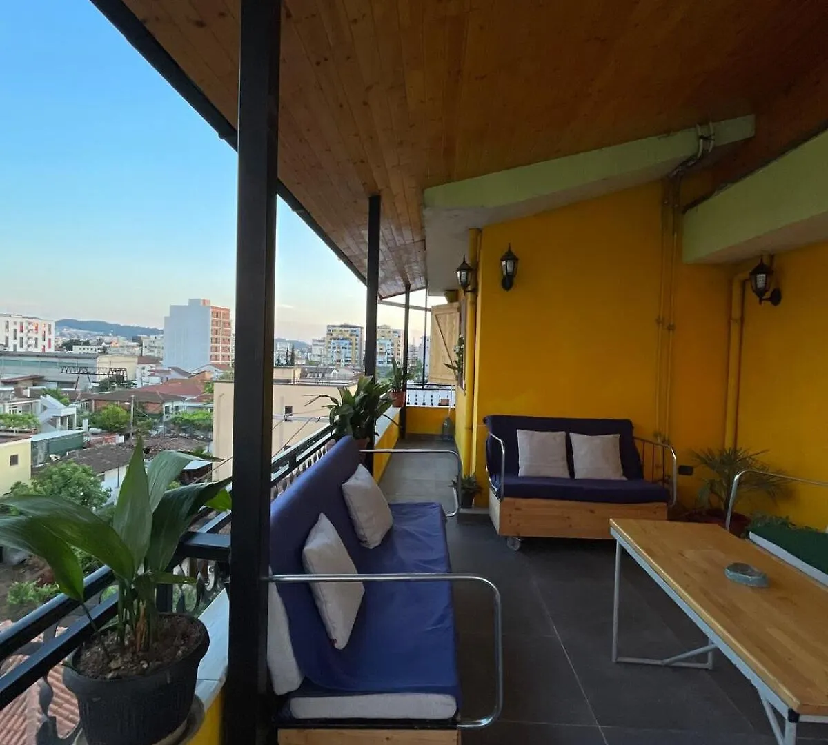Cozy Big Apartment With Balcony Tirana